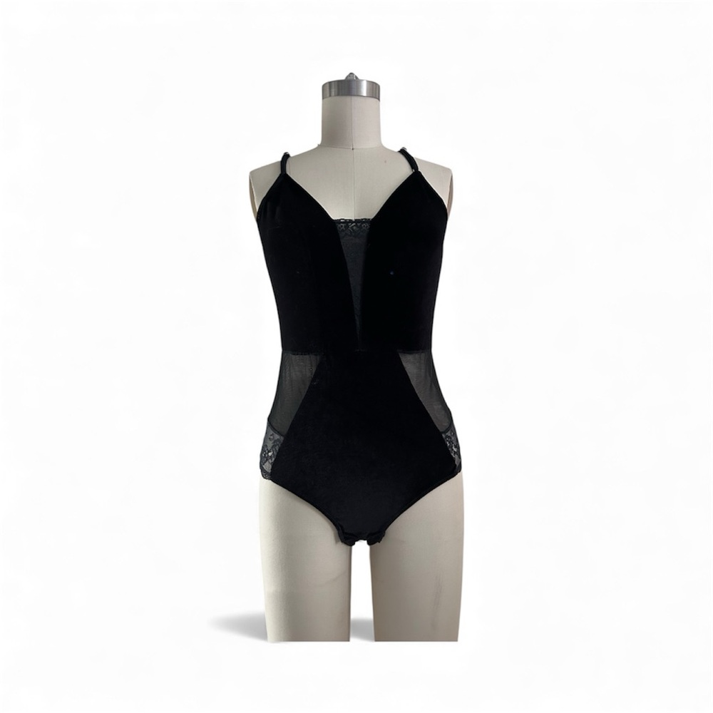 Gilligan & O'malley Black Velvet Strappy
Back mesh Straps Bodysuit Size M New